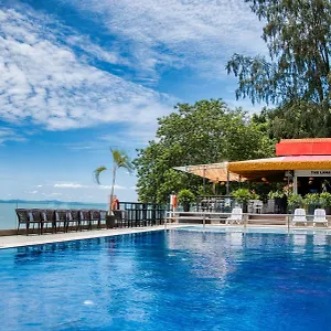 Hotel Sentral Seaview @ ​beachfront Tanjung Bungah (Penang)